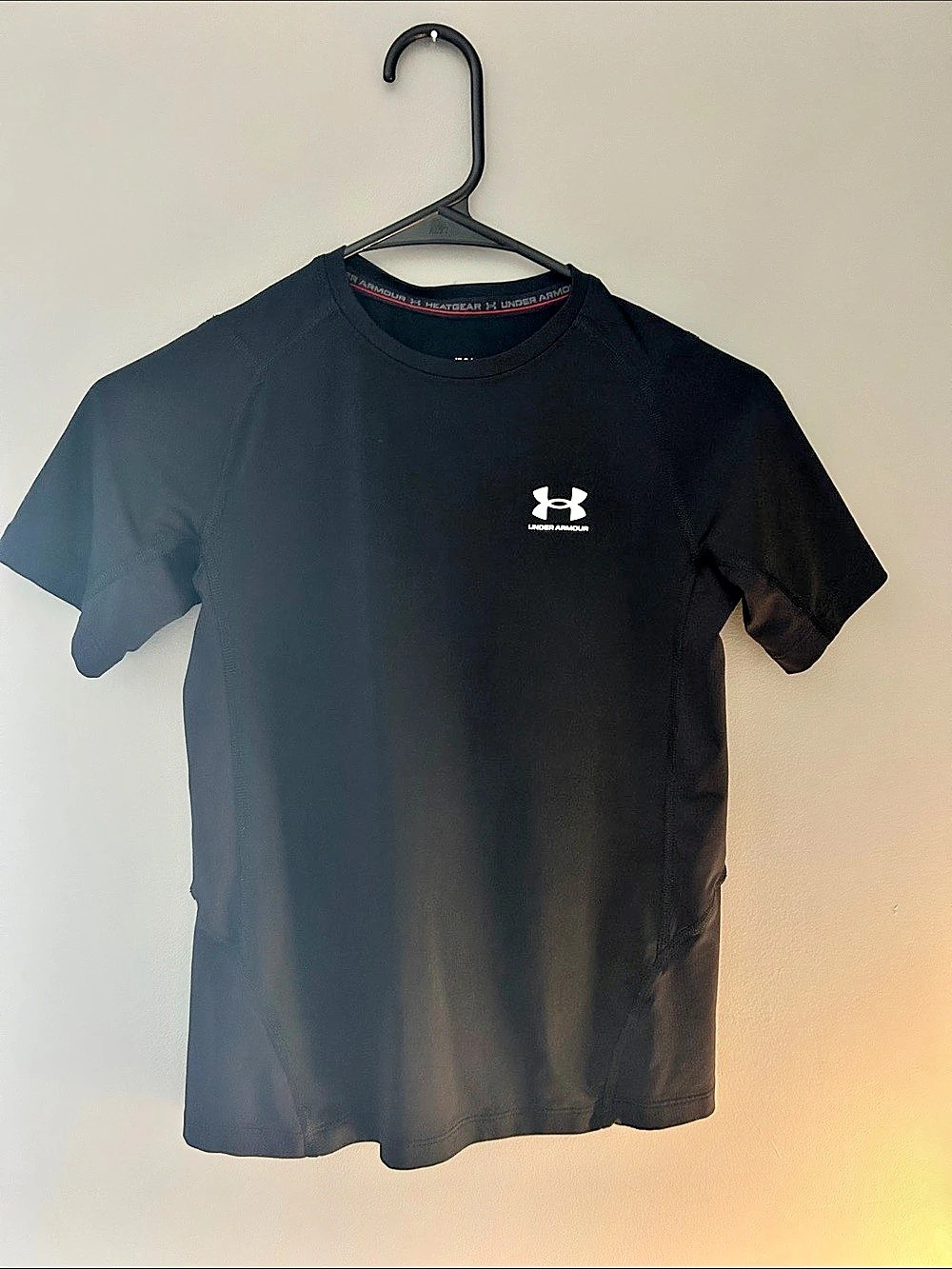 Under Armour HeatGear Fitted Short Sleeve T-Shirt Kid’s Youth Large Black